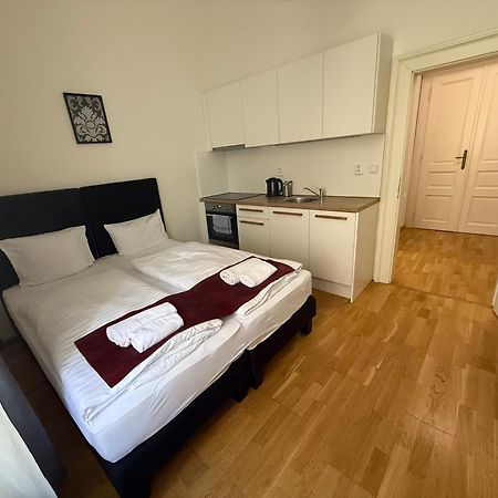 Old Town Spirit Aparthotel Прага Екстериор снимка